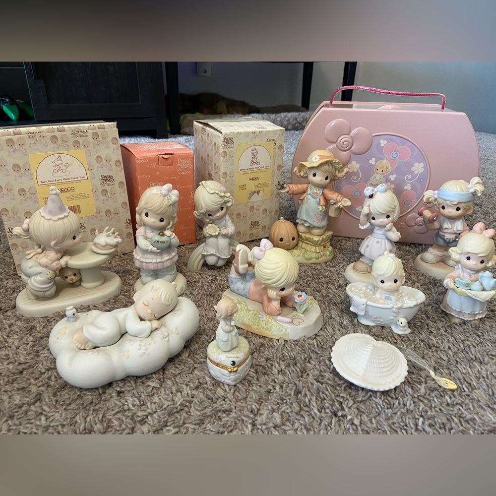Precious Moments Lot